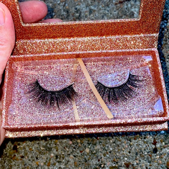 Mink lashes - Picture 1 of 1
